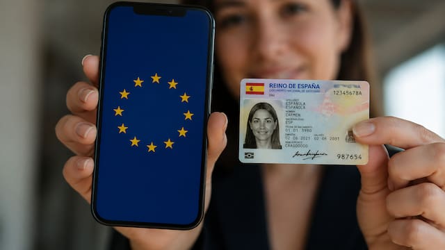 Oficial | Desde 2027, todos los ciudadanos llevarán el DNI, el carnet de conducir y documentos oficiales en una cartera digital en el móvil