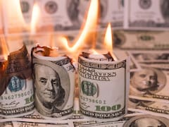 El dólar no para de subir: qué hacer con los pesos y las inversiones que recomienda la City para no quedar atrás
