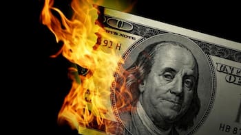 Qué pasa con el dólar: estos países restringen su uso y limitan todas las operaciones con billetes