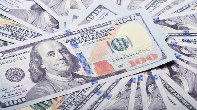 El dólar oficial se ofrece sin cambios: a cuánto cotiza en los bancos de la City este lunes 9 de febrero