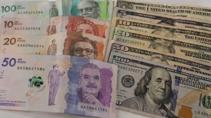 Peso colombiano, la moneda emergente que ganó fuerza en el último año y desplazó al dólar.