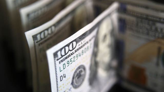 Una brecha habilita fuerte margen en dólares: la nueva opción del spread del oficial con el blue