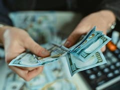 Los bancos ya deben recibir los dólares sin declarar: cómo hacerlo y evitar las preguntas