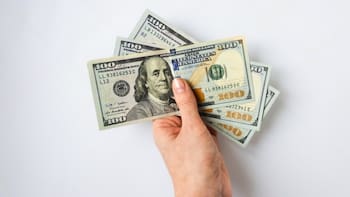 Cuánto gana una persona que trabaja en McDonald´s, Burger King o Starbucks