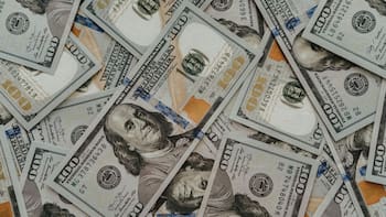 El precio de ganar tiempo: México coloca 6,300 MDD para diferir vencimientos de deuda