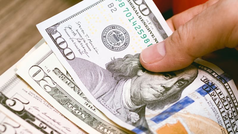 Estados Unidos ahora examina a todas las personas que realicen estas compras con billetes. Imagen: archivo.