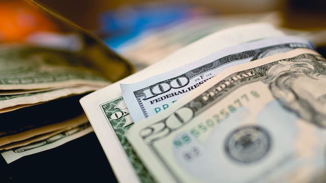 El dólar marca dos días al alza y el Tesoro compró más de u$s 50 millones