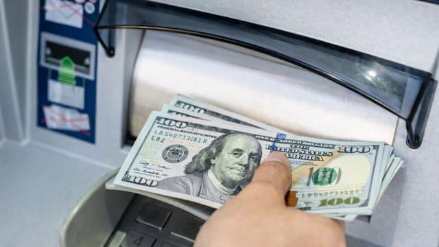 Alivio fiscal | IRS deposita 7,340 dólares en la cuenta bancaria de todas las personas que cumplen estos requisitos desde febrero 2026