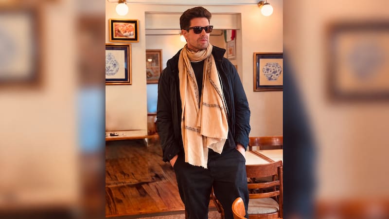 Dominic Hilton, columnista y creador de contenido inglés, encontró en la Argentina un lugar donde sentirse en casa y decidió quedarse.