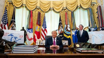 Trump escala su guerra de los nombres: rebautizó un golfo y un lago y ahora apunta a un océano