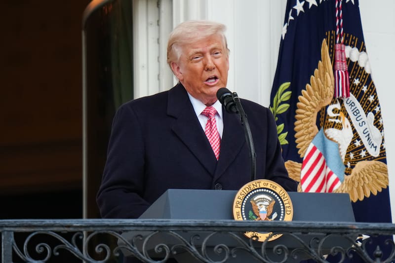 La Bolsa española recoge beneficios y el IBEX cede un 1,36% tras el discurso de Trump.