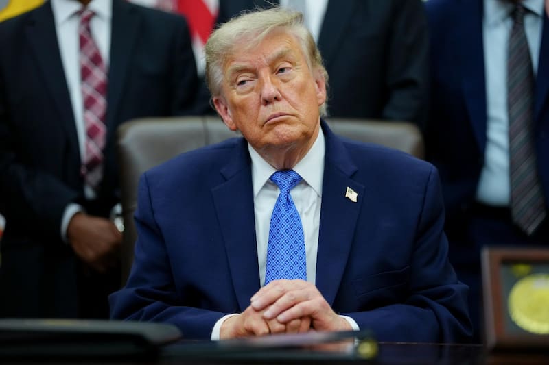 Tras meses de guerra y aumento de precios, los ciudadanos estadounidenses llegaron a un punto de desencanto en el que, según la encuesta realizada por Reuters/Ipsos, el 69% considera que Donald Trump se aprovecha de su puesto presidencial.