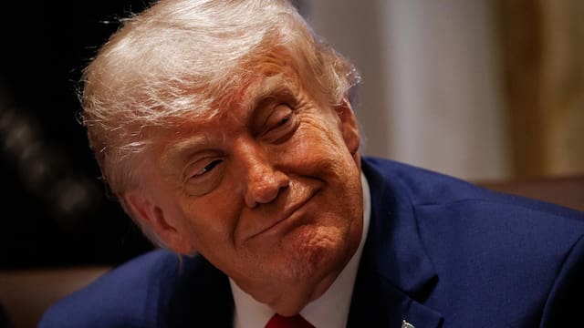 Trump lleva una nueva disputa migratoria ante la Corte Suprema: quiénes podrían permanecer detenidos sin fianza