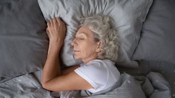 El té que “lo cura todo”: ayuda a dormir mejor, fortalece la memoria y recupera la juventud del cerebro después de los 40