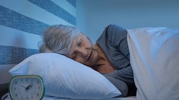 Por qué recomiendan el te azul para dormir, relajar el sistema nervioso y recuperar la juventud del cerebro después de los 40