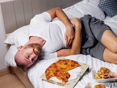 Cuánto tiempo hay que esperar para acostarse después de comer y qué le pasa a tu cuerpo si lo haces inmediatamente