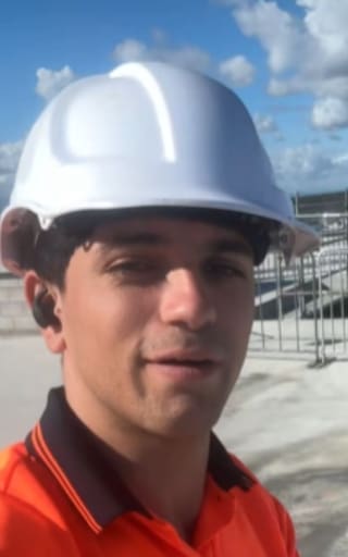 Dylan, albañil trabajando en Australia: “Después de 8 horas de trabajo, nos vamos a casa con 320 dólares”
