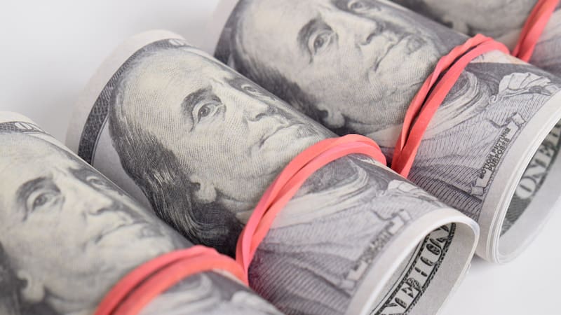 Caputo presiona a los bancos para que acepten los dólares no declarados sin muchas preguntas