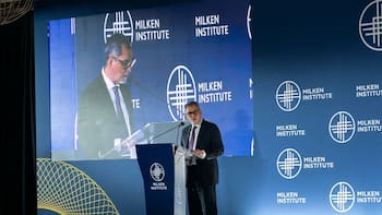 Ante inversionistas, Édgar Amador presume IED, inflación a la baja y asume el reto del valor agregado