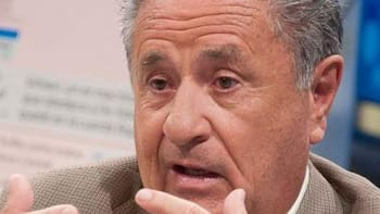 Duhalde, Verbitsky y otros 30 involucrados en el Vacunatorio VIP, a un paso de la declaración indagatoria
