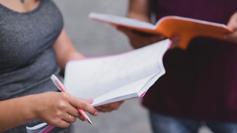 Cada estudiante debe seguir el avance de su trámite a través de la sede electrónica.