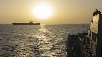 Irán atacó tres buques en el estrecho de Ormuz horas después de que Trump prorrogara el cese al fuego