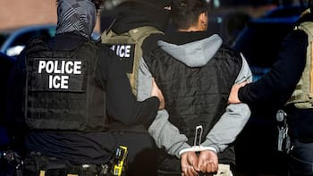 ÚLTIMO MOMENTO | Peor que la deportación: Estados Unidos empezará a “desnaturalizar” a miles de inmigrantes y ya no podrán quedarse en el país