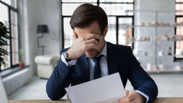 Si fallece el titular de una vivienda, ¿quién debe pagar los impuestos que le quedaron?