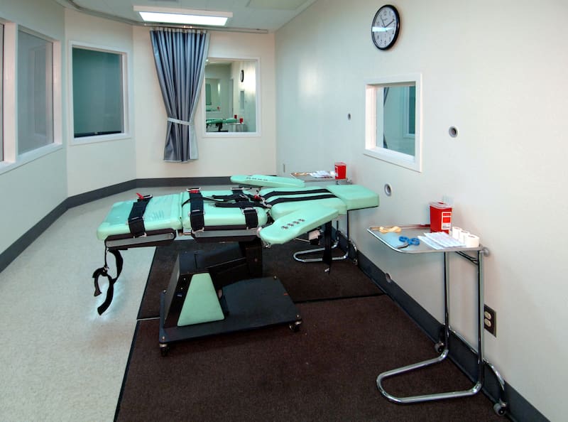 Ejemplo de cuarto de ejecución en la Prisión Estatal San Quentin en California.