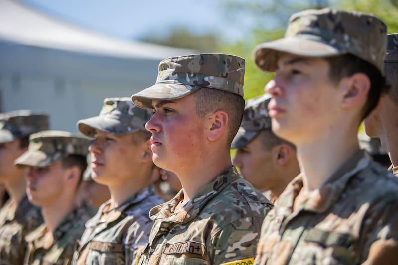 El salario de un militar en España en 2026 depende de su empleo dentro de las Fuerzas Armadas, su categoría profesional, el puesto que ocupa y los complementos que percibe.