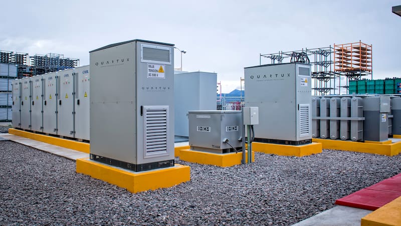 Sistema de almacenamiento de energía eléctrica con baterías.