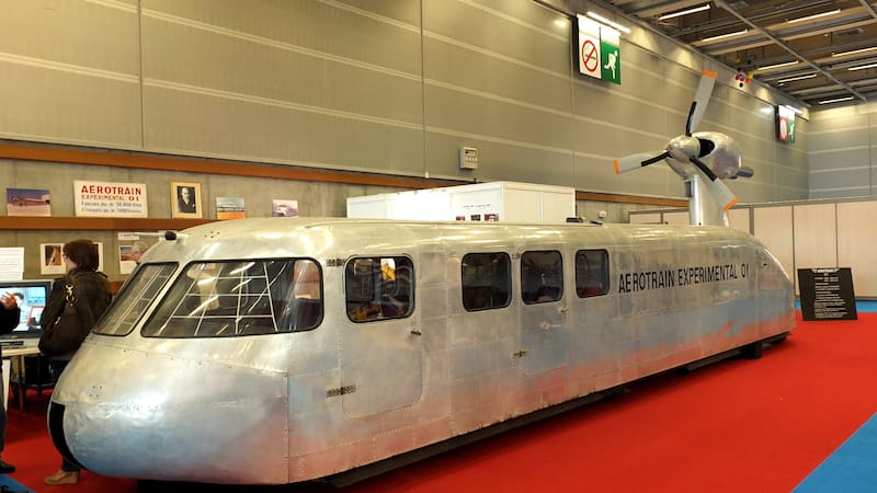 El Aérotrain, el invento francés que era capaz de flotar sobre las vías y alcanzar los 430 km/h.
