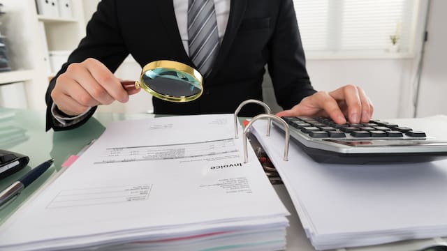 Es oficial | El banco puede retirar dinero de tu cuenta si el contrato incluye esta cláusula
