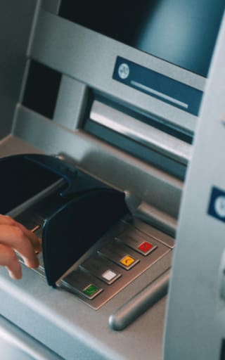 ¿Los bancos pueden bloquear temporalmente cuentas que reciban montos altos?