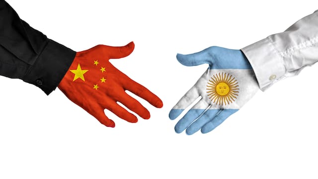 Acuerdo del Banco Central con China: vendrán 400 millones de billetes para descomprimir cuello de botella