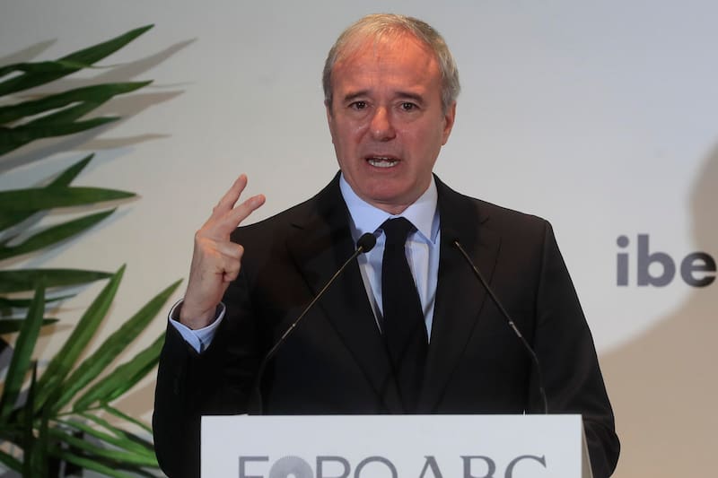 Jorge Azcón necesita apoyos parlamentarios suficientes para convertirse en presidente de Aragón tras las elecciones autonómicas.