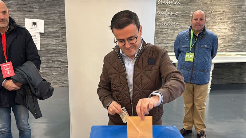 El golpe de Extremadura obliga al PSOE a mover ficha: reformas internas y pulso a la derecha antes de 2026.