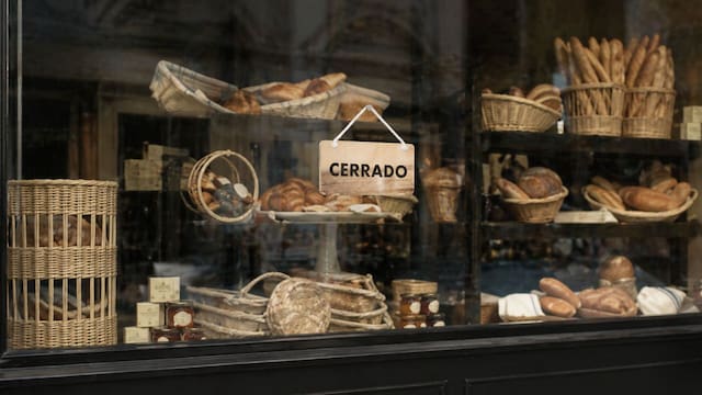 Cierre histórico: un clásico de la pastelería baja sus persianas tras casi 100 años y despide a 50 trabajadores