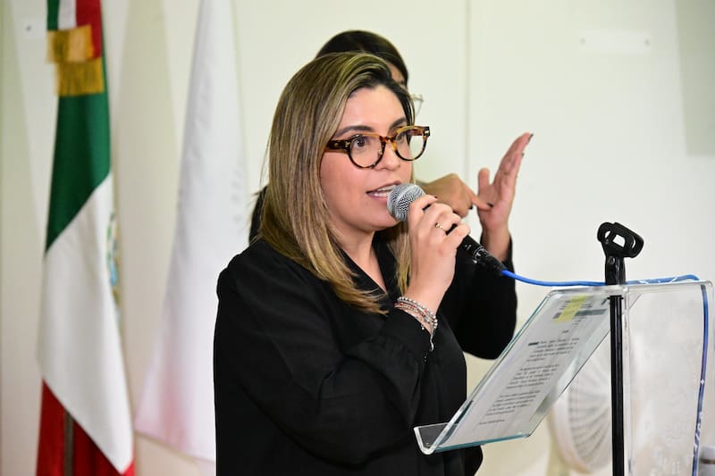 Existen alrededor de 19 mil toneladas de cables en desuso y el 65% de los cables que cuelgan de los postes ya no tienen utilidad.