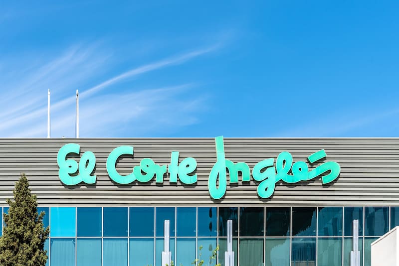 El Corte Inglés ganó en el ejercicio 2025-26 unos 628 millones, un 22,8% más. (Fuente: Shutterstock).