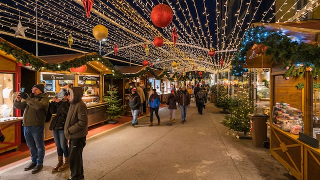 El Corte Inglés ofrece viajes en descuento para conocer el mercadillo navideño de Milán: incluye vuelo y hotel por menos de 300 euros