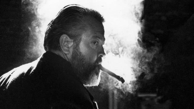 Orson Welles, cineasta y pensador: “Nacemos solos, vivimos solos y morimos solos”.