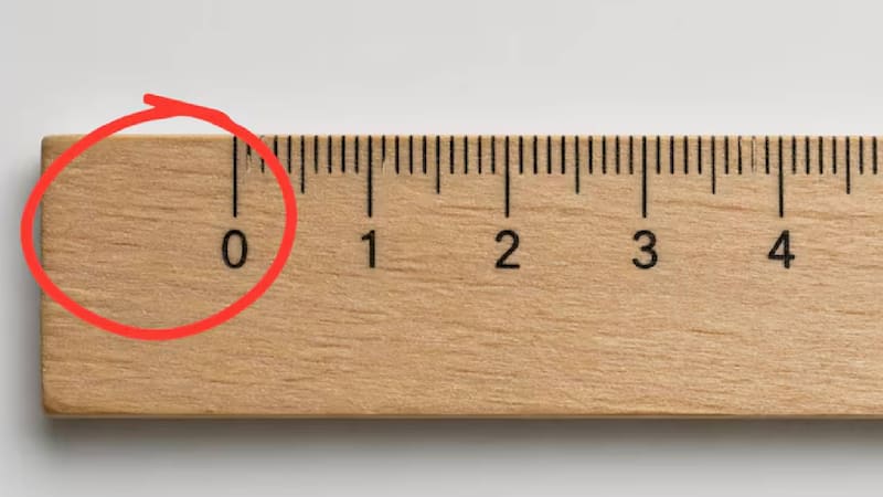 El curioso motivo por el que el 0 no está al principio de la regla y qué función cumple ese espacio