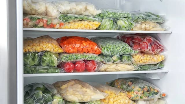 Cómo saber si la comida del congelador sigue siendo segura después de un apagón: esto dicen los expertos