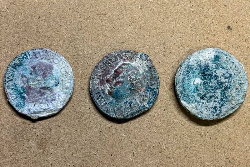 Hallaron piezas antiguas debajo del suelo de Roma, en Italia.