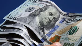 Adiós al dólar para siempre: quedan restringidas todas las operaciones y el uso de los billetes en estos países