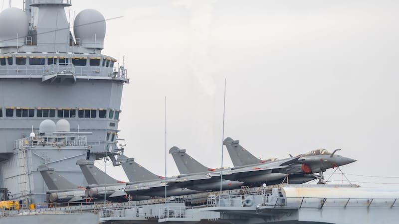 El ejército más poderoso de Europa estrenará un nuevo portaaviones nuclear con el que dominará los 5 océanos
Fuente: Shutterstock