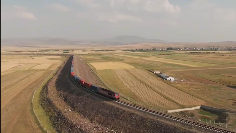 El ferrocarril Bakú-Tiflis-Kars que unirá dos continentes.