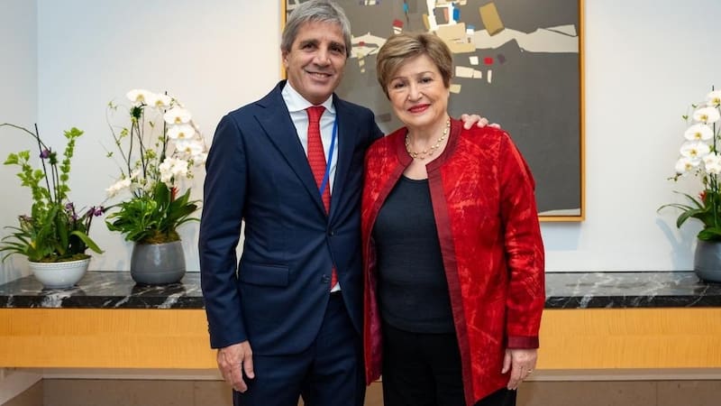 El FMI pidió reforzar reservas y reducir riesgos antes de las elecciones de 2027.