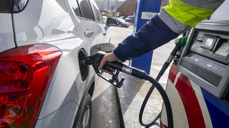 En medio de la guerra, el diésel y el gas han llegado a subir un 35 % y un 95 %, respectivamente, en España. Foto: EFE